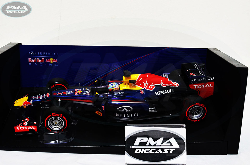 SEBASTIAN VETTEL 2013 RED BULL RACING RB9 1:18